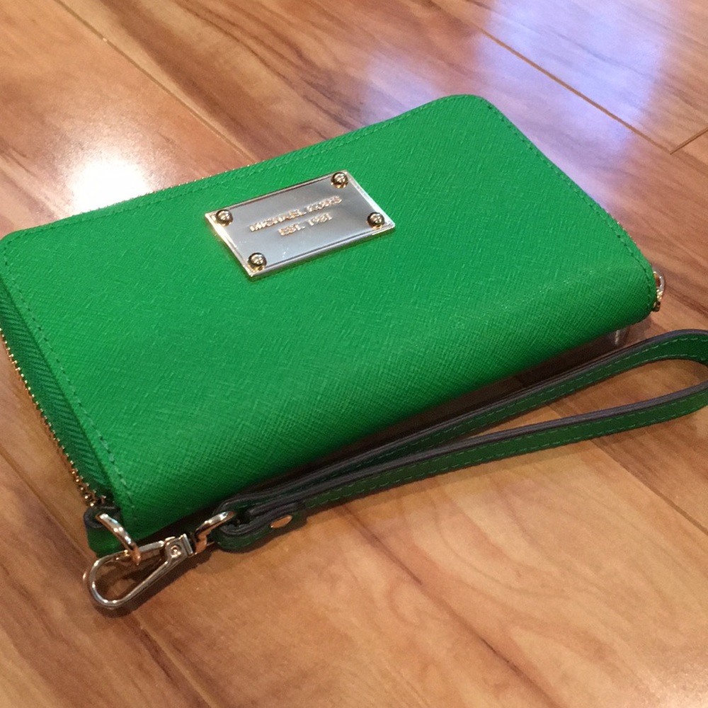 Green Michael Kors Wristlet Wallet NWOT